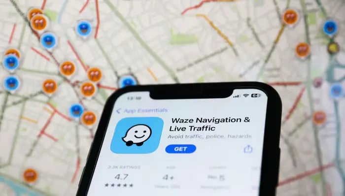 Revolutionizing Navigation with Waze Real-Time Traffic Intelligence